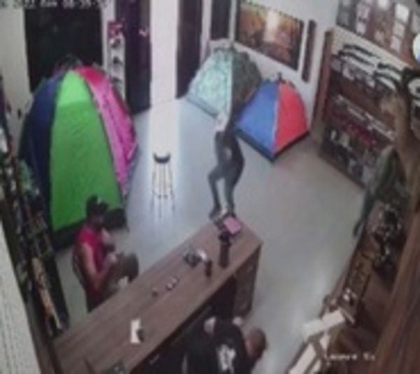 Comerciante mata a un presunto sicario en Alto Paraná - Paraguay.com