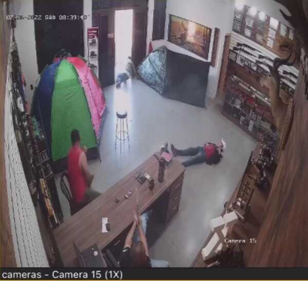 Un delincuente abatido y cuatro detenidos durante frustrado asalto - La Clave