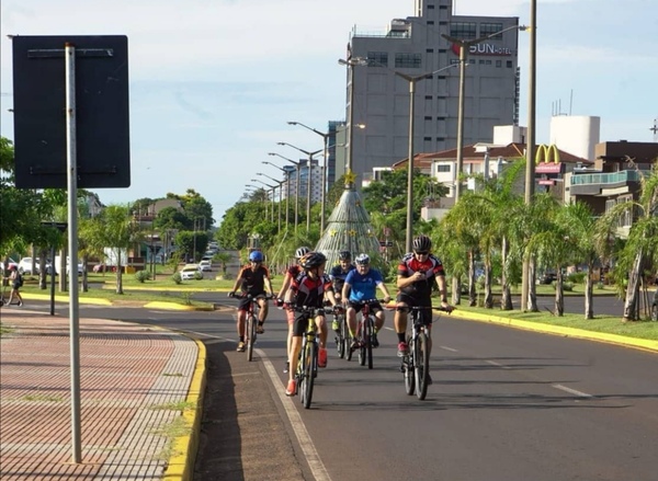 PMT recuerda que ciclistas deben circular con casco y chaleco reflectivos