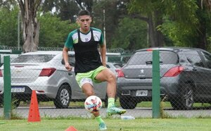 Una noche agridulce: Erik López debutó en Banfield, pero se retiró lesionado