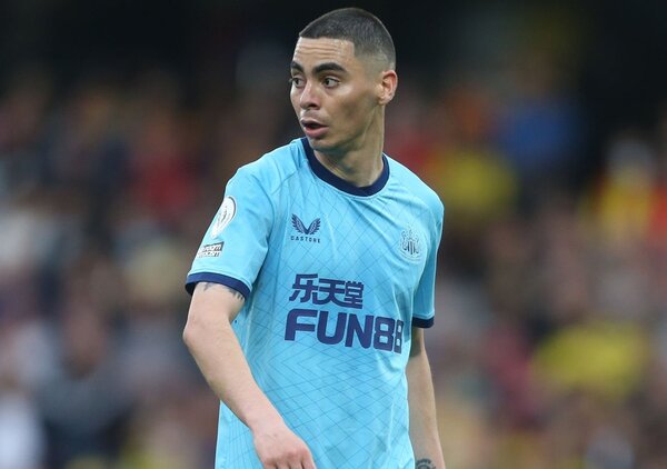 Almirón jugó 1 minuto en la victoria del Newcastle sobre Brentford