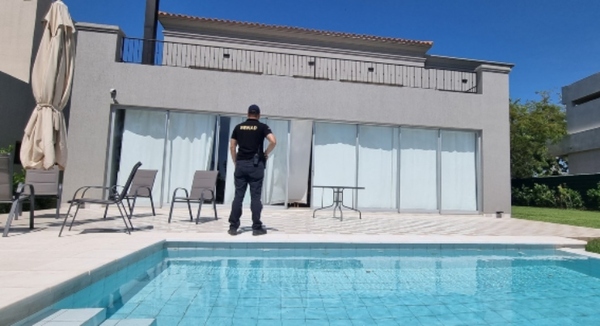 A Ultranza Py: Allanan tres residencias en el condominio "Aqua Village" - Megacadena — Últimas Noticias de Paraguay