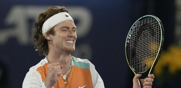 Rublev acaba con el sueño de Vesely y conquista Dubai