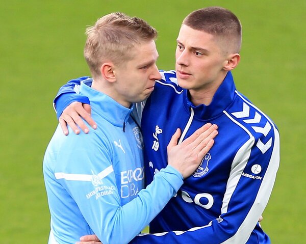 Zinchenko y Mykolenko, lágrimas de guerra en Goodison Park