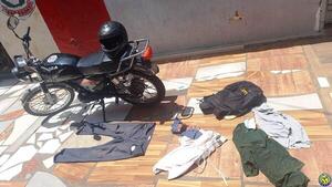 Ex convicto cae por asalto a una mujer con hijo en parada de colectivos •