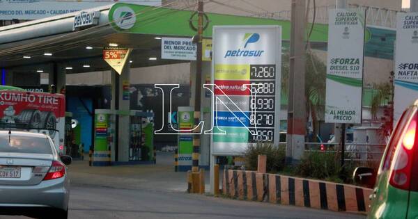 La Nación / Combustible: otra suba obligaría al BCP a tomar más medidas que afectarán la economía, advierten