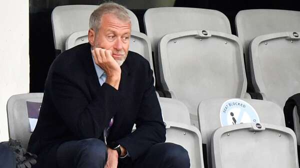 El multimillonario Roman Abramovich entrega el control del Chelsea tras la invasión rusa