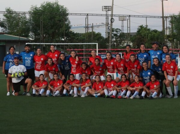 La Albirroja solo aguarda el viaje a Uruguay - APF