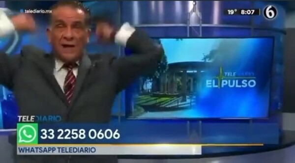 Presentador estalla contra antivacunas en pleno noticiero