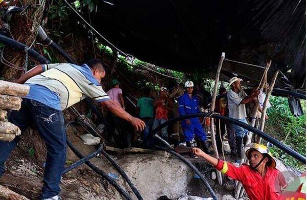 Al menos 15 desaparecidos tras explosión en una mina del centro de Colombia - Mundo - ABC Color