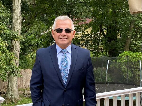 Quién es el comisionado Aveiro, un paraguayo exitoso en EEUU - ABC Revista - ABC Color