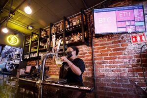 Curiosidades: bar de criptomonedas - ABC Revista - ABC Color