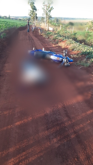 Hombre muere tras caer de su motocicleta en un camino vecinal de San Rafael del Paraná