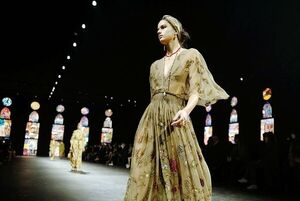 París regresa a la pasarela con medio centenar de desfiles presenciales - Mundo - ABC Color
