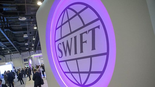 Excluyen a bancos rusos sancionados del sistema financiero Swift - ADN Digital