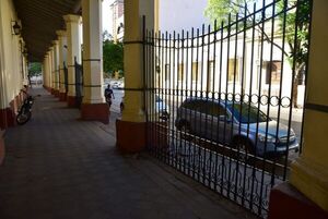 Cierran con rejas la galería de la Catedral de Asunción - Nacionales - ABC Color
