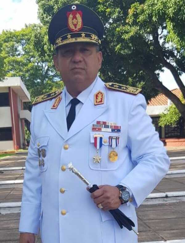 Director de Policía del Alto Paraná felicitó a agentes por excelente trabajo en San Cristóbal - La Clave