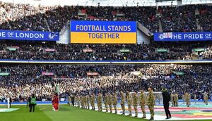 Wembley se viste de azul y amarillo en final de Copa de la Liga inglesa