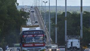 Éxodo ciudadano hacia Nanawa en busca de combustibles