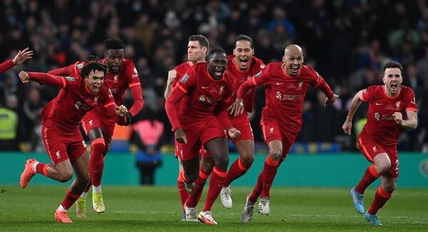 Después de 22 penales, Liverpool conquista la Copa de la Liga