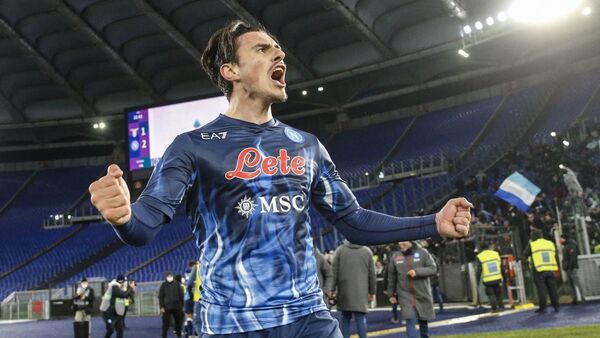 Napoli gana a Lazio y es nuevo líder de la Serie A