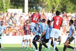 Crónica / El Ciclón sopla fuerte en el “Parque del Guairá y puntea solito el Apertura