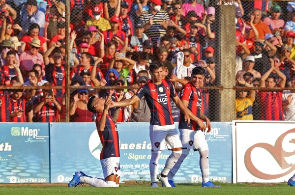 Robert Morales lleva a Cerro Porteño a lo más alto de la tabla