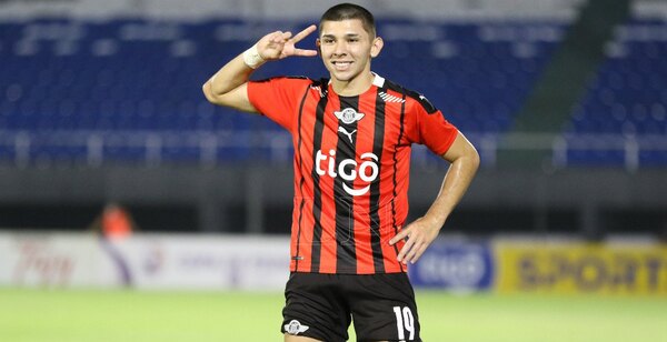 Julio Enciso rescata a Libertad, que le respira cerca a Cerro