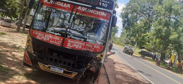 Joven choca contra un bus y muere en Areguá - Nacionales - ABC Color