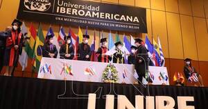 La Nación / Se graduaron más de 300 estudiantes