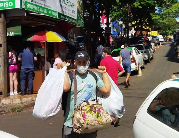Feriado de carnaval generó movimiento el fin de semana en las calles de CDE - La Clave