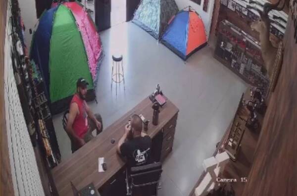 Crónica / [Video] Fiscal decidió no imputar a dueño de armería que mató a asaltante