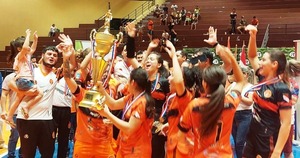 Hernandarias es brillante tricampeón Nacional Femenino de fútbol de salón •