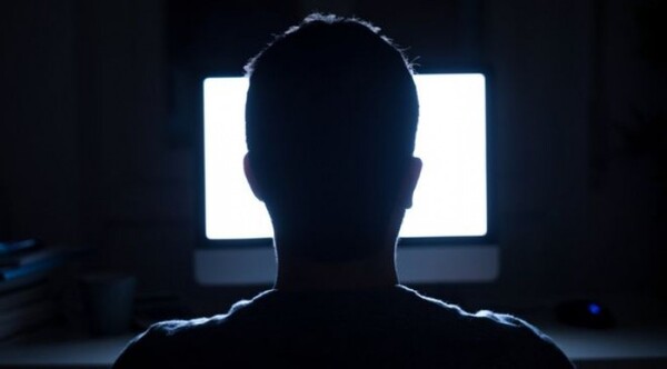 Grupos prorrusos usan cuentas falsas en redes sociales para atacar a Ucrania