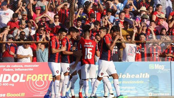 Crónica / ¿Unas chelitas? La polémica foto de peloteros de Cerro Porteño luego del triunfo