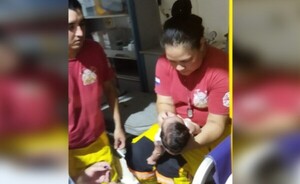 Bomberos salvan de atragantamiento a un recién nacido
