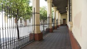 Catedral Metropolitana de Asunción es enrejada ante la inseguridad