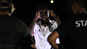 Crónica / [VIDEO] Adebayor: De demandar a Olimpia a ¡presumirlo en su cumple!