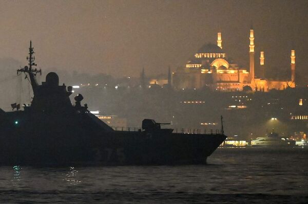 Turquía cierra el Bósforo a buques de guerra de todos los países - Mundo - ABC Color