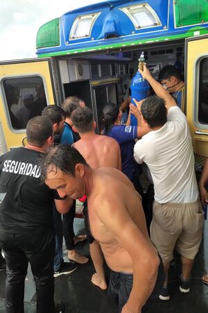 Milagroso rescate de 4 personas tras el naufragio de una embarcación el en río Paraná