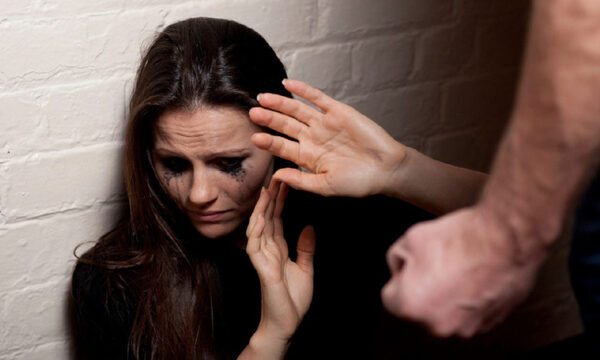 Amantes podrán denunciar violencia familiar aunque no vivan con los agresores