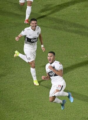 Franjeados viajan a Medellín - Fútbol - ABC Color
