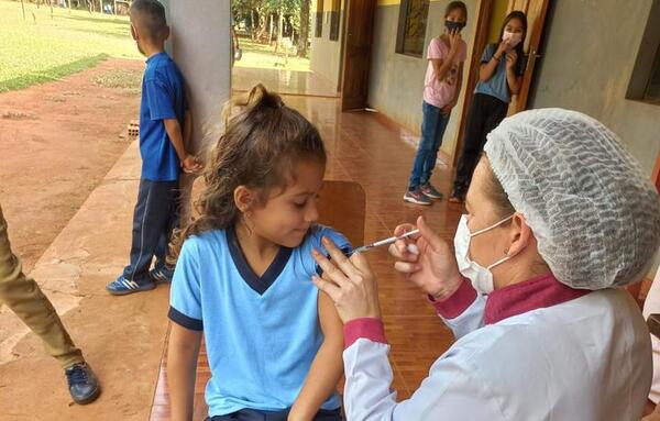 Vacunación en escuelas: más de 200 mil niños ya recibieron su primera dosis