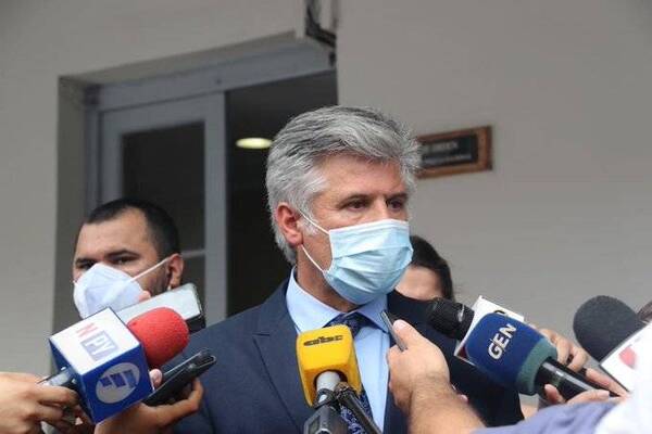 Crónica / Giuzzio se presenta en la Fiscalía tras su denuncia contra HC