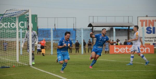 Novo Hamburgo gana el clásico con un gol del 'Chucky' Bustamante
