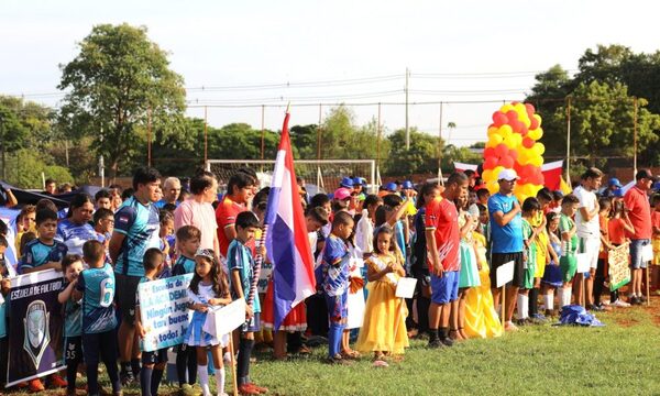 Con mucho colorido inauguraron Campeonato del Este