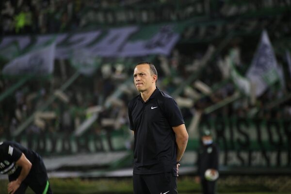 Restrepo dejó de ser entrenador de Atlético Nacional de Medellín