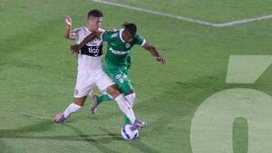Crónica / La hinchada “verdolaga” no dejará dormir al plantel de Olimpia
