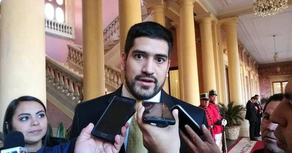 La Nación / Mauricio Espínola defiende precandidatura de Brunetti por su “foja limpia”