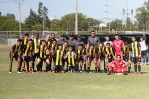 Olimpia y Guaraní siguen al frente de la Reserva - Fútbol - ABC Color